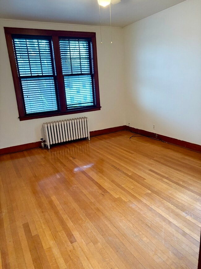 Photo - 180 Jerome Pl Unit 2