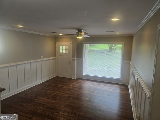 Photo - 2931 Cloverleaf Dr SE