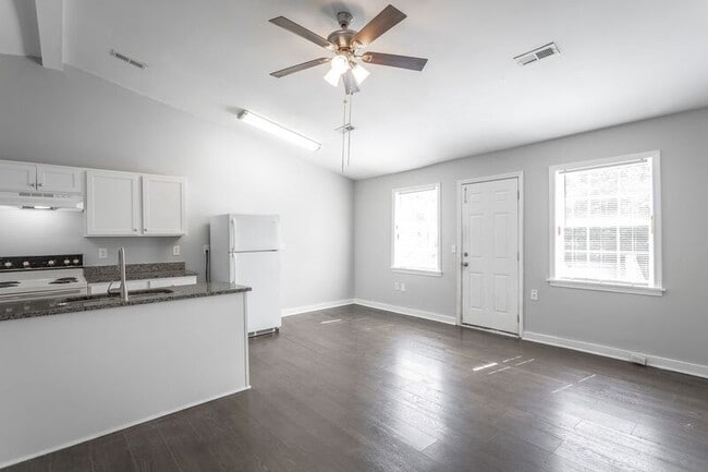 Photo - 100 Creeks Bend Dr Unit APT 74
