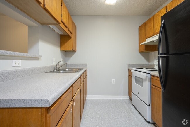 2BR, 1BA - 800SF - Kitchen