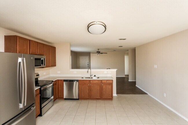 Photo - 1316 Hazelnut Dr