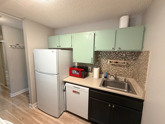 Kitchen - 2707 Valmont Rd Unit 209A
