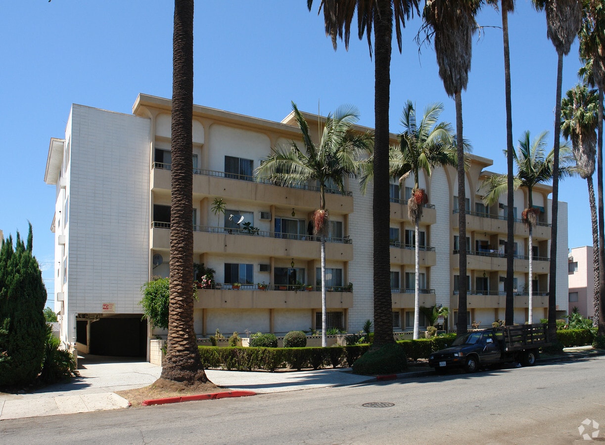 Photo - 535 N Hayworth Ave