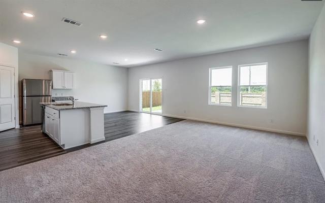 Photo - 165 Bradford Dr