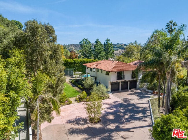Building Photo - 7651 Willow Glen Rd