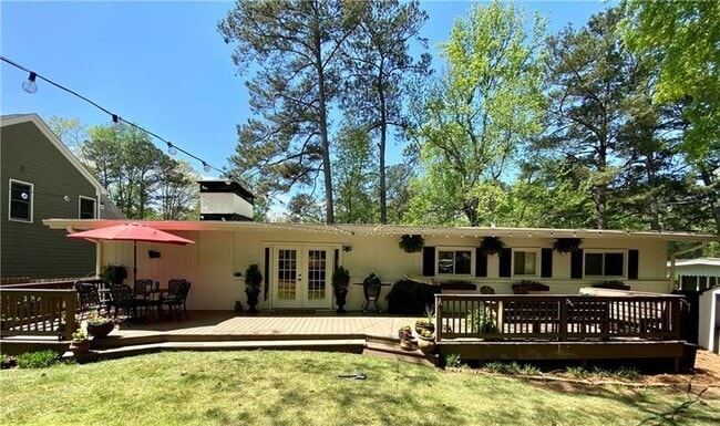 Photo - 2841 Cravenridge Dr NE