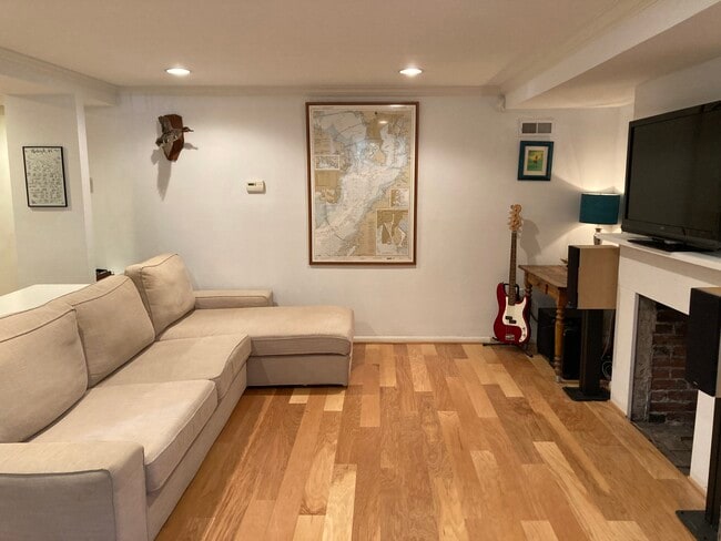 Photo - 1625 R St NW Unit Lower Level