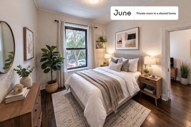 Building Photo - Room in Shared 3 bed/1.5 bath home