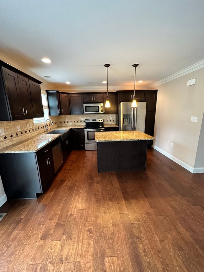 Photo - 2173 Versailles Dr