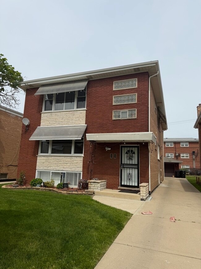Building Photo - 8011 S Komensky Ave Unit 1