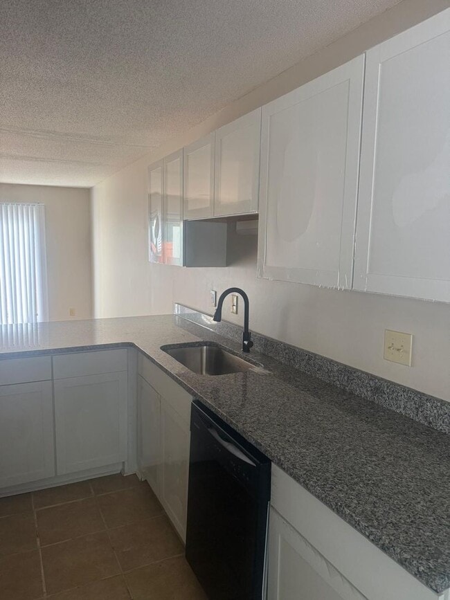 Building Photo - Walden Oaks Unit 3529F