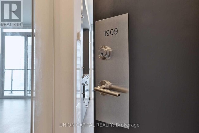 Photo - 87 Peter St Unit 1909