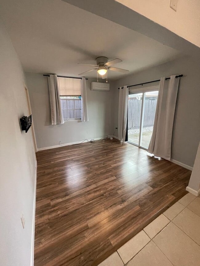 Photo - 112 SW 67th Ave Unit Back