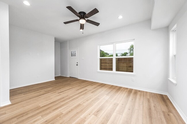 Photo - 783 Fortune St Unidad A