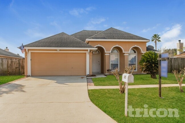 Building Photo - 325 Island View Cir