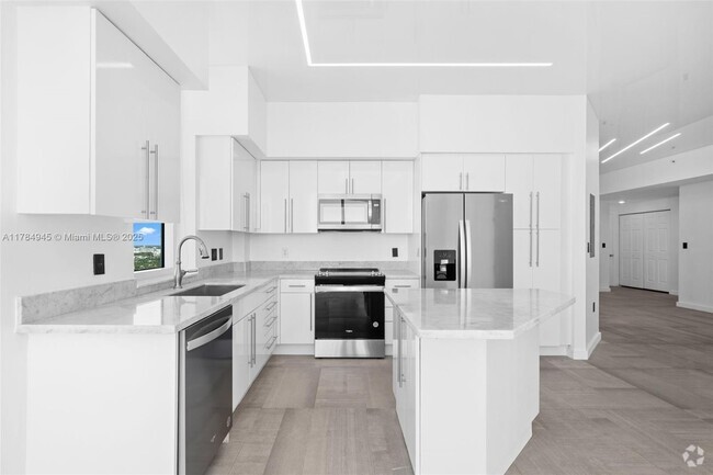 Building Photo - 1745 E Hallandale Beach Blvd Unit PH05W Rental