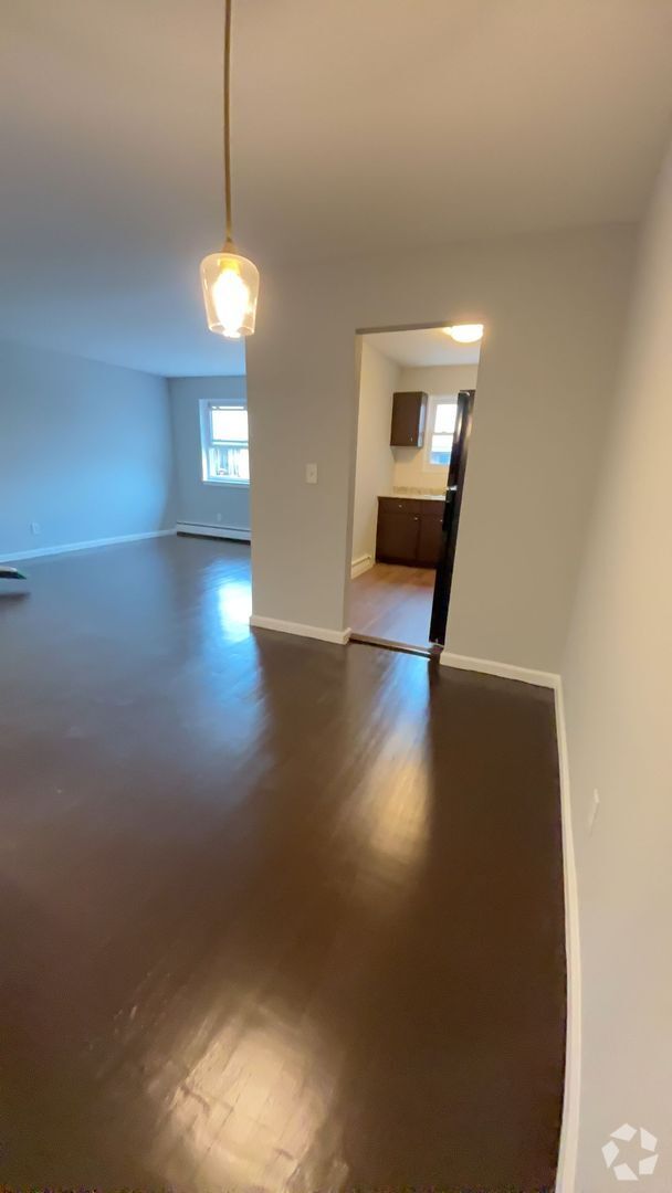 Building Photo - Riley Realty, LLC Rental