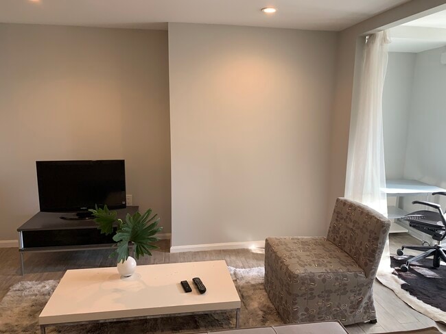 Photo - 626 G St NE Unit B