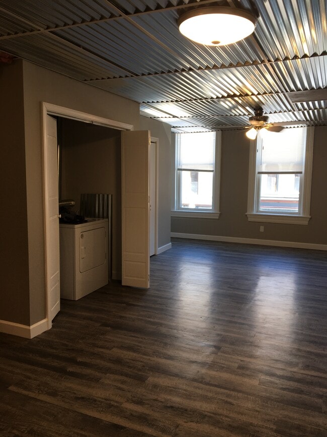408 N Main St Unit 408