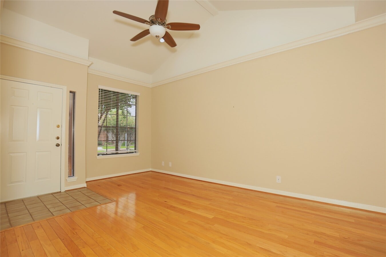 Photo - 107 Manor Pl