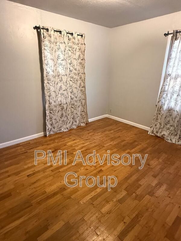 Photo - 806 W 2nd St