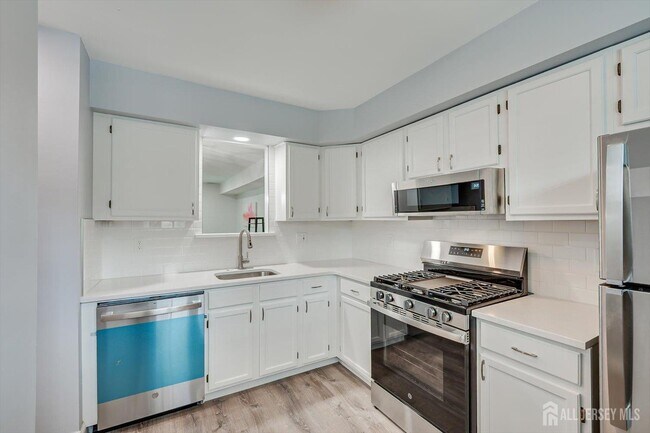 Photo - 822 Darlington Dr