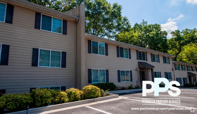 Building Photo - 2145 Bolton Rd NW Unit D4 Rental