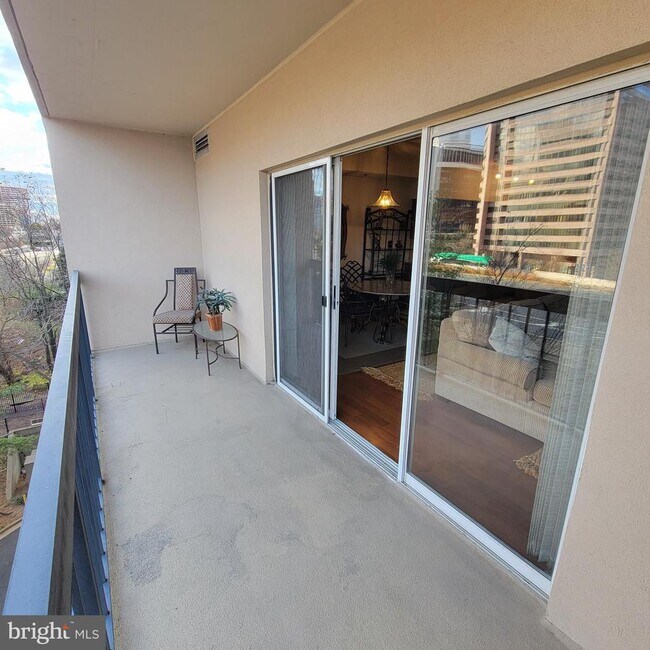 Photo - 1211 S Eads St Unit 406