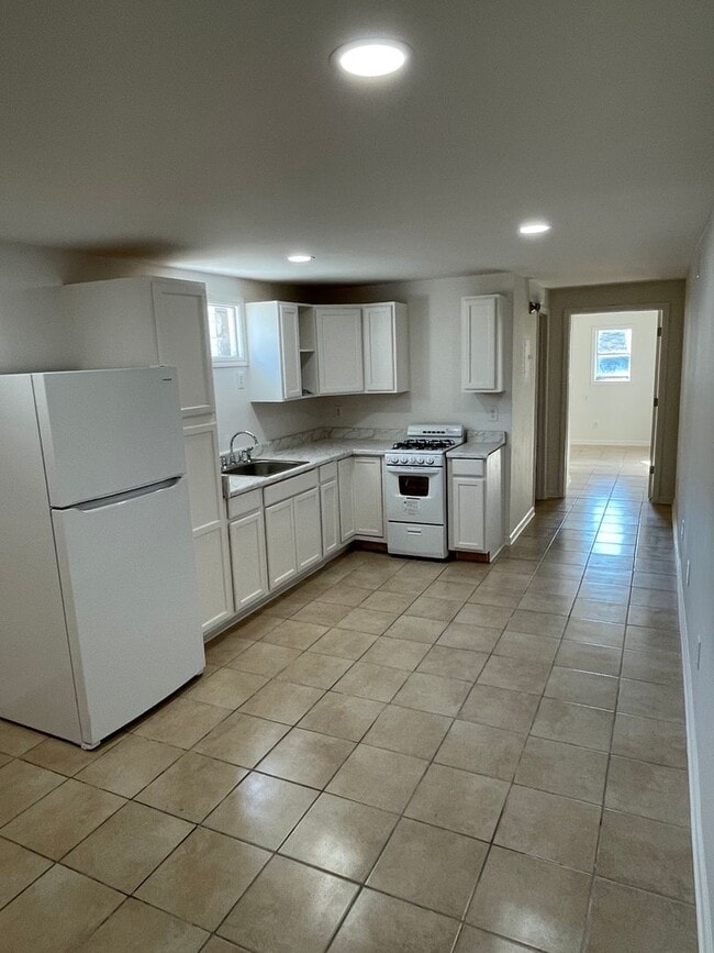 Building Photo - 1200 N Broad St Unit A Rental