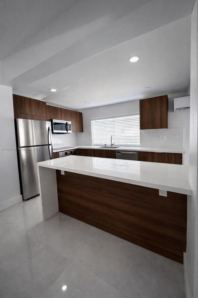 Photo - 916 NE 2nd St Unit D