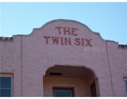 Photo - The Twin Six