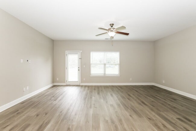 Photo - 231 Galway Ln