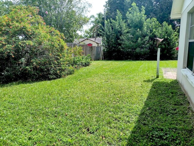 Photo - 7055 Lassen Ave