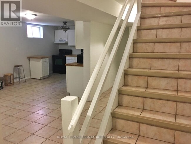 Photo - 885 Runningbrook Dr