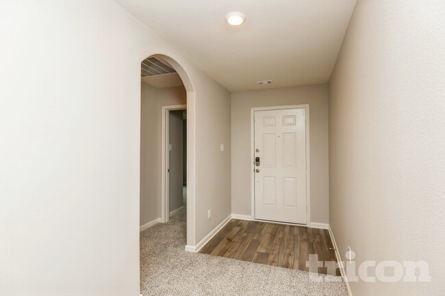 Photo - 300 Micah Ln