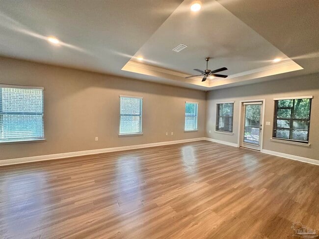 3892 Hawks Landing Cir