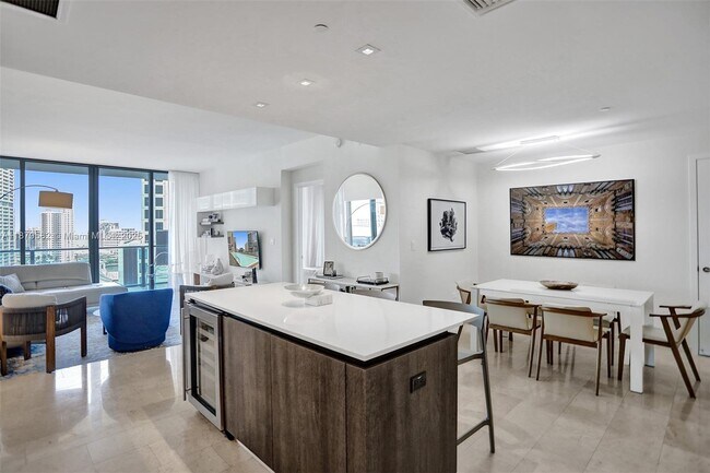 Photo - 68 SE 6th St Unit 907