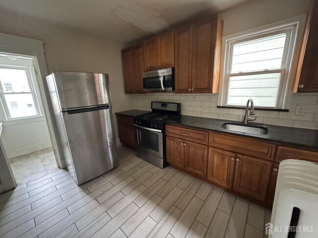 Photo - 7 Maple St