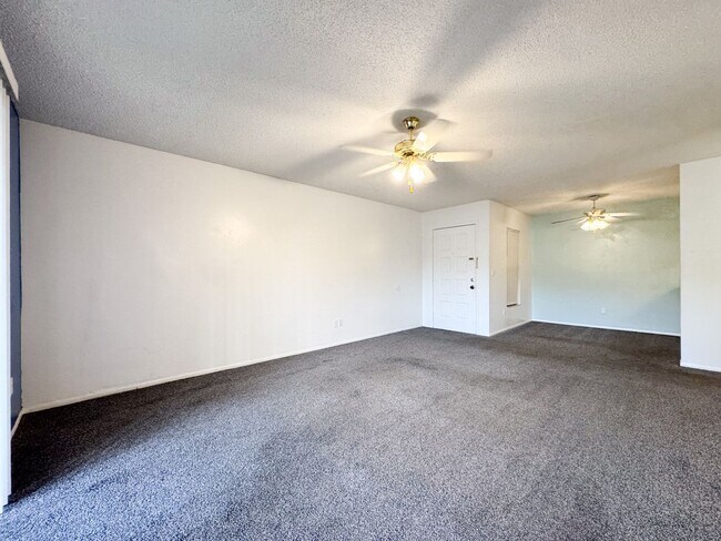 Photo - Spacious 1 bedroom 1 bathroom in DelRey Community!