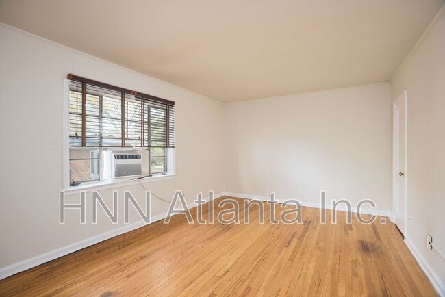 Photo - 1347 Briarwood Dr NE Unidad 3