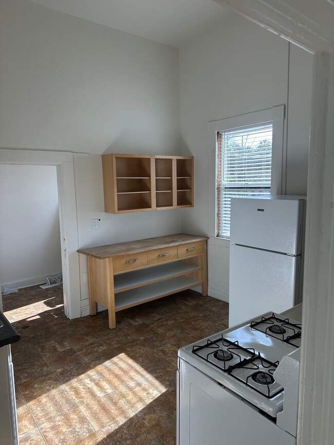 Photo - 734-734 W 4th St Unidad 732 W 4th ST