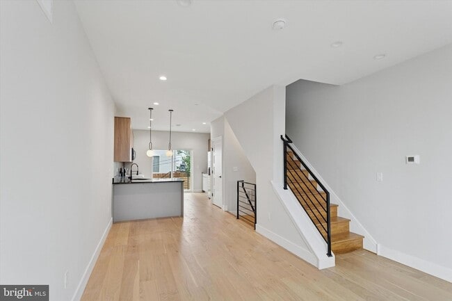 Photo - 2117 Bellmore St