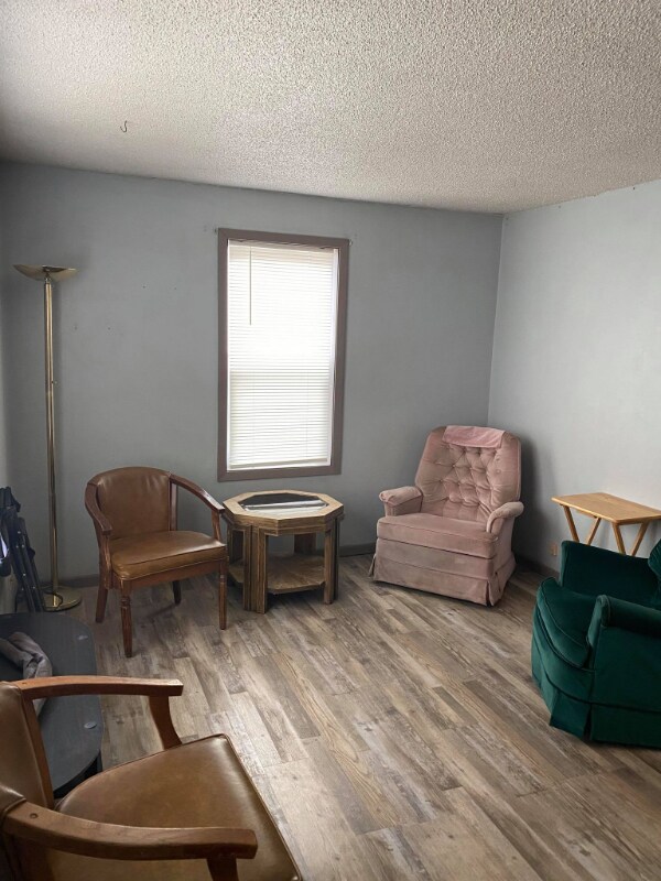 Photo - 519 Dewey Ave N