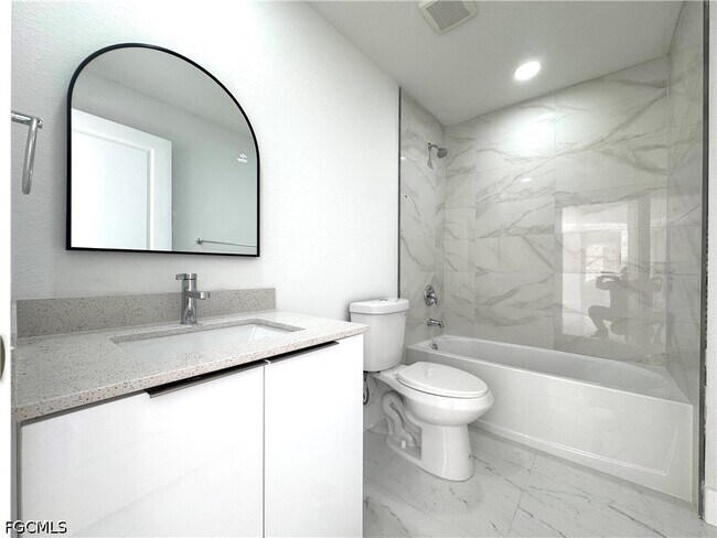 Photo - 3015 4th St SW