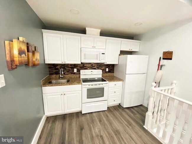 Photo - 315 N 52nd St Unit APT 3