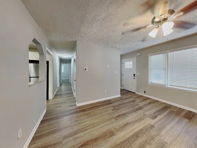 Photo - 4174 Renfrew Ct SW
