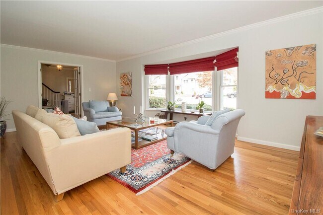 4 Dalphin Dr