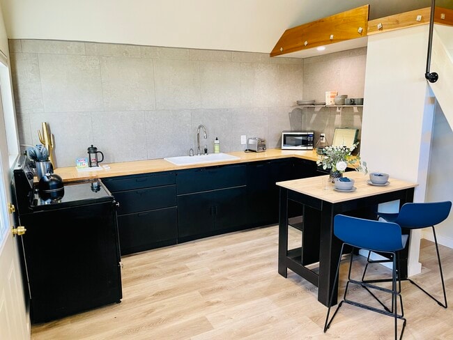 Photo - 845 N 9th Ave