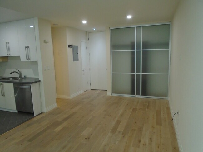 Manhattan Place Apartments