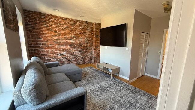 Photo - 16 Foster St Unit 9